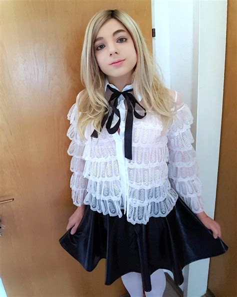 sissy schoolgirl